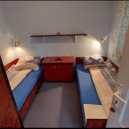 Hotel Domacinstvo Jolovic Kraljevo Esterno foto