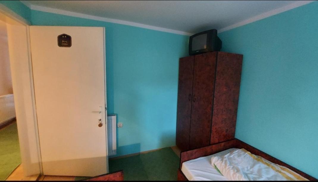 Hotel Domacinstvo Jolovic Kraljevo Esterno foto