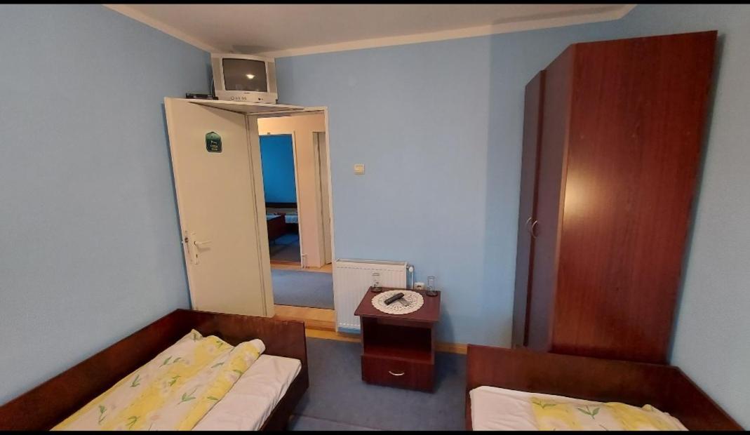 Hotel Domacinstvo Jolovic Kraljevo Esterno foto