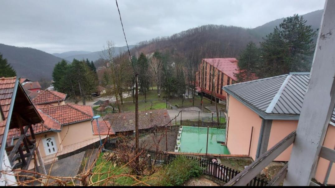 Hotel Domacinstvo Jolovic Kraljevo Esterno foto