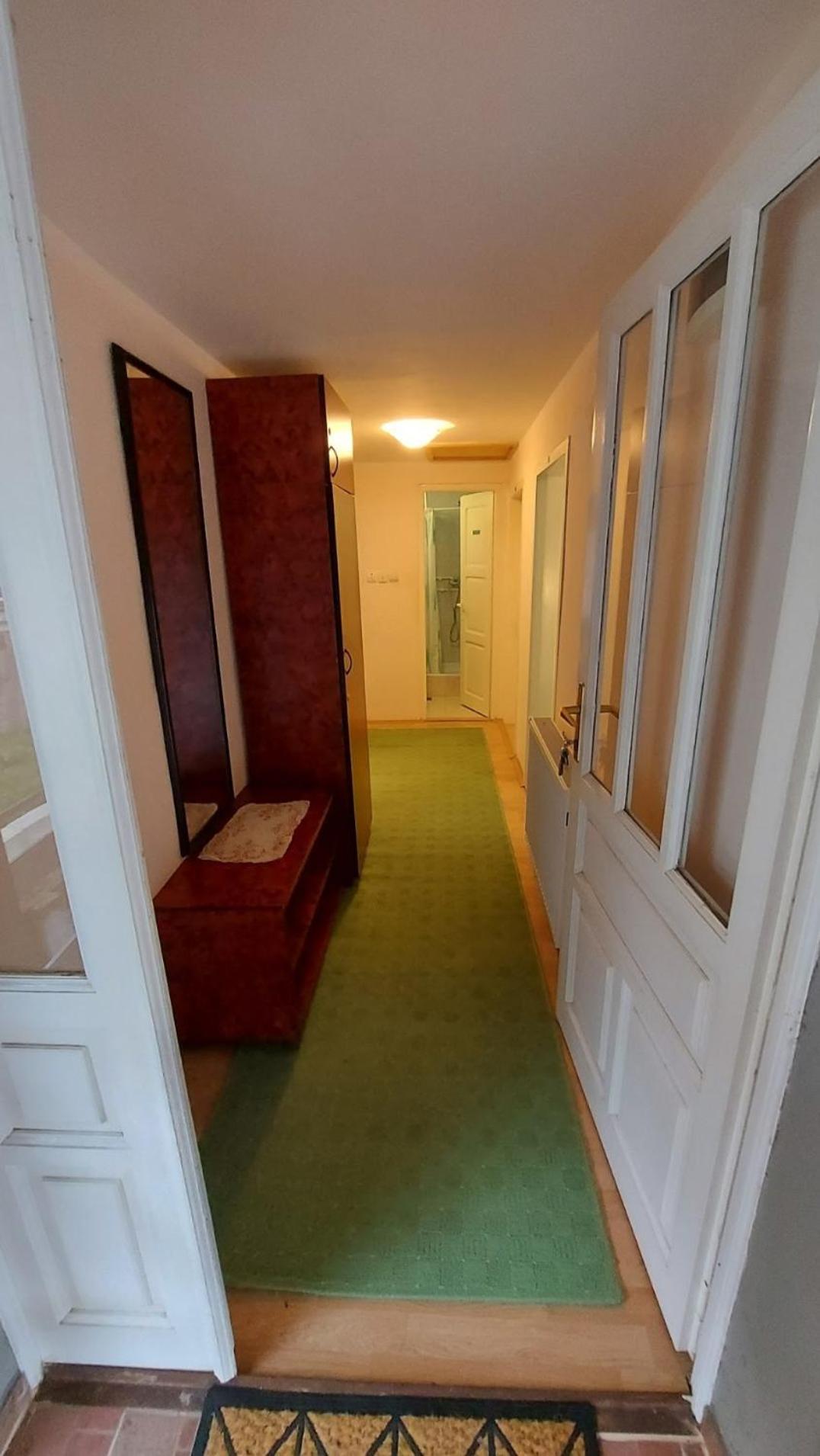 Hotel Domacinstvo Jolovic Kraljevo Esterno foto